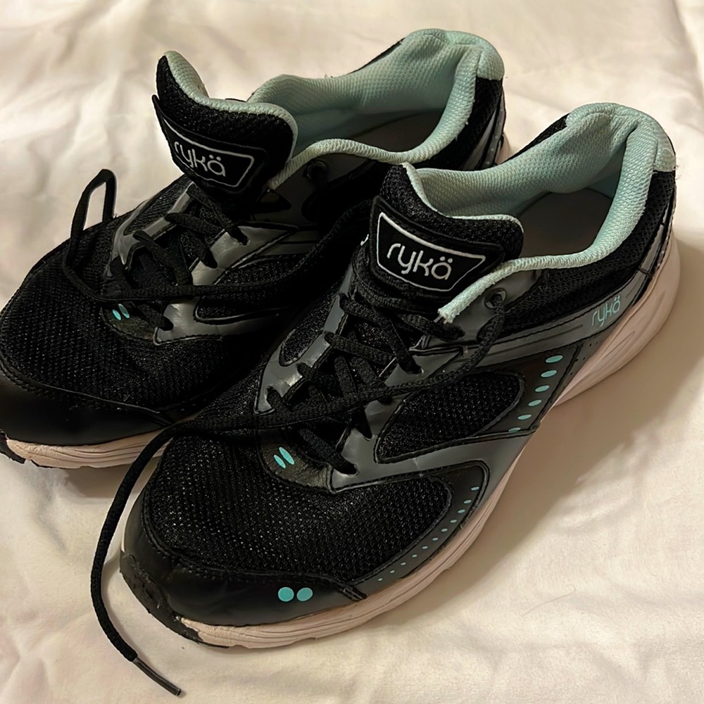 Women’s Ryka Athletic Shoes Size 8 atheleisure  activewear Black & Teal EUC